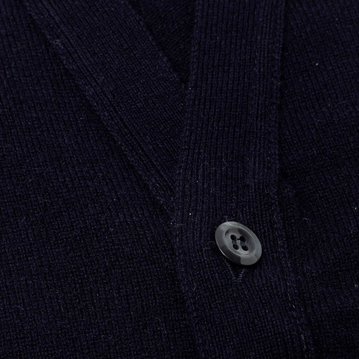 Cardigan "Leven Cardigan" made of Geelong Lambswool - 2 Ply